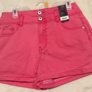 New women shorts size 13. Pink stretchy Jean. With tags.